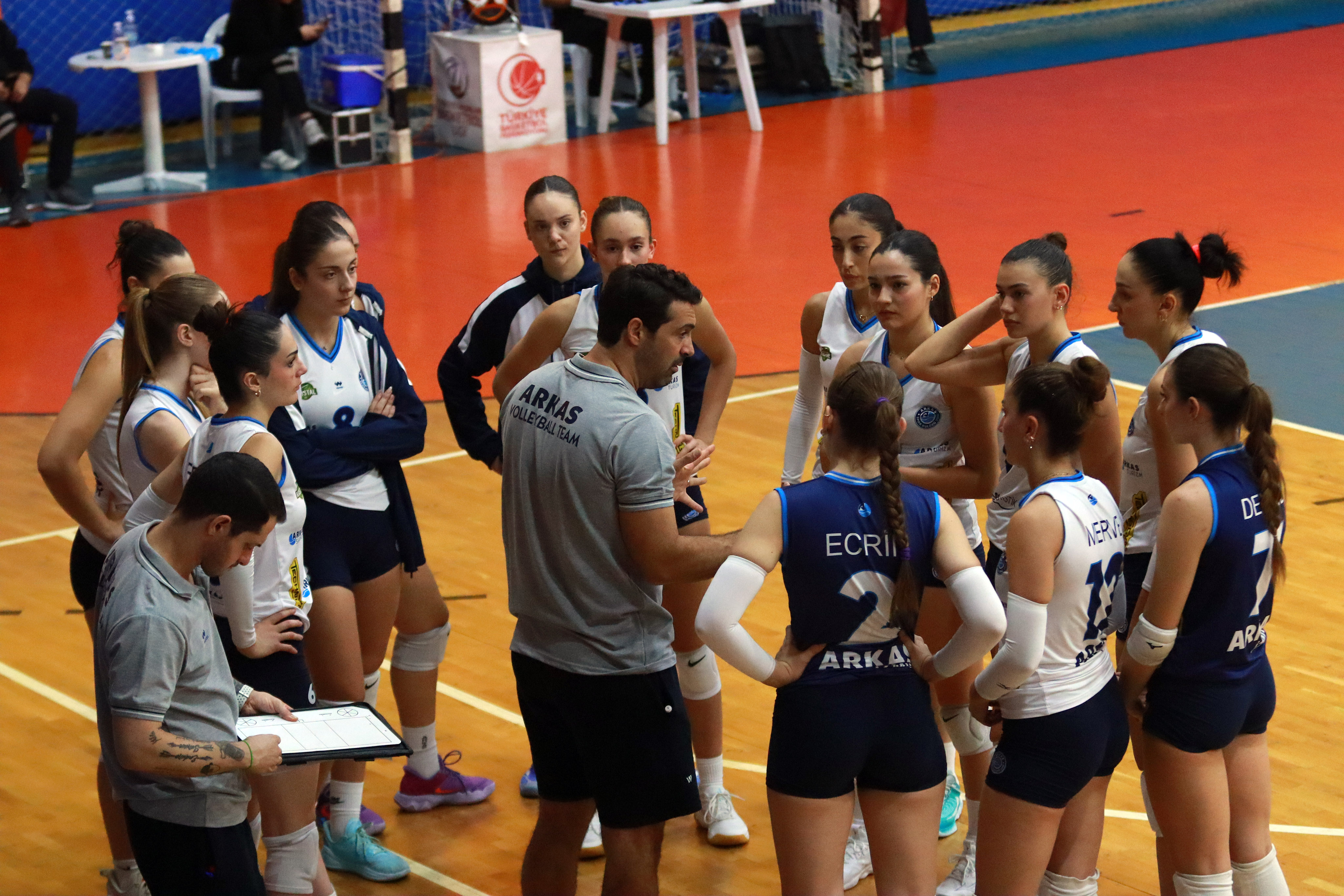 Coach Behlul coaching on court