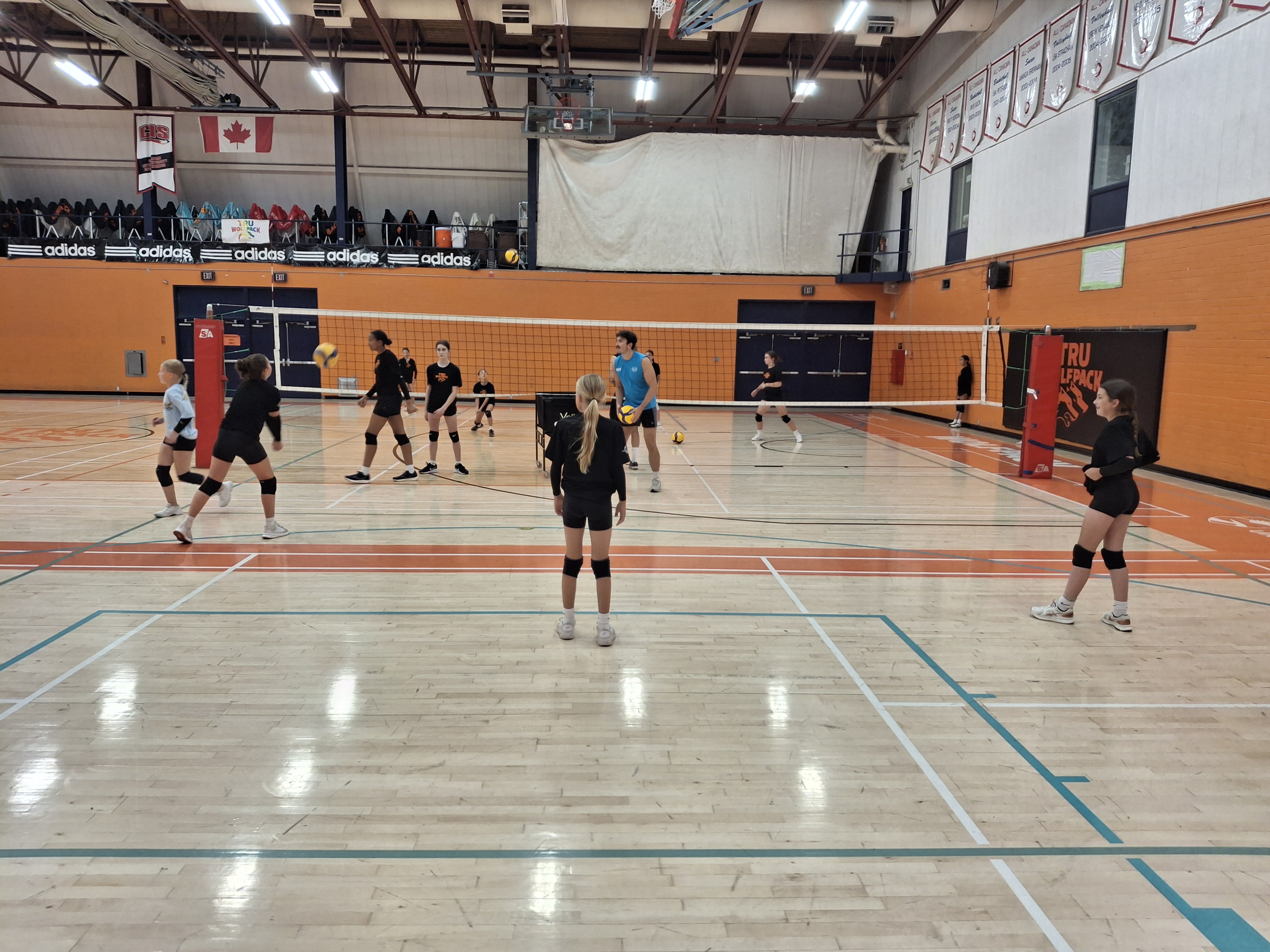 Indoor small group coaching